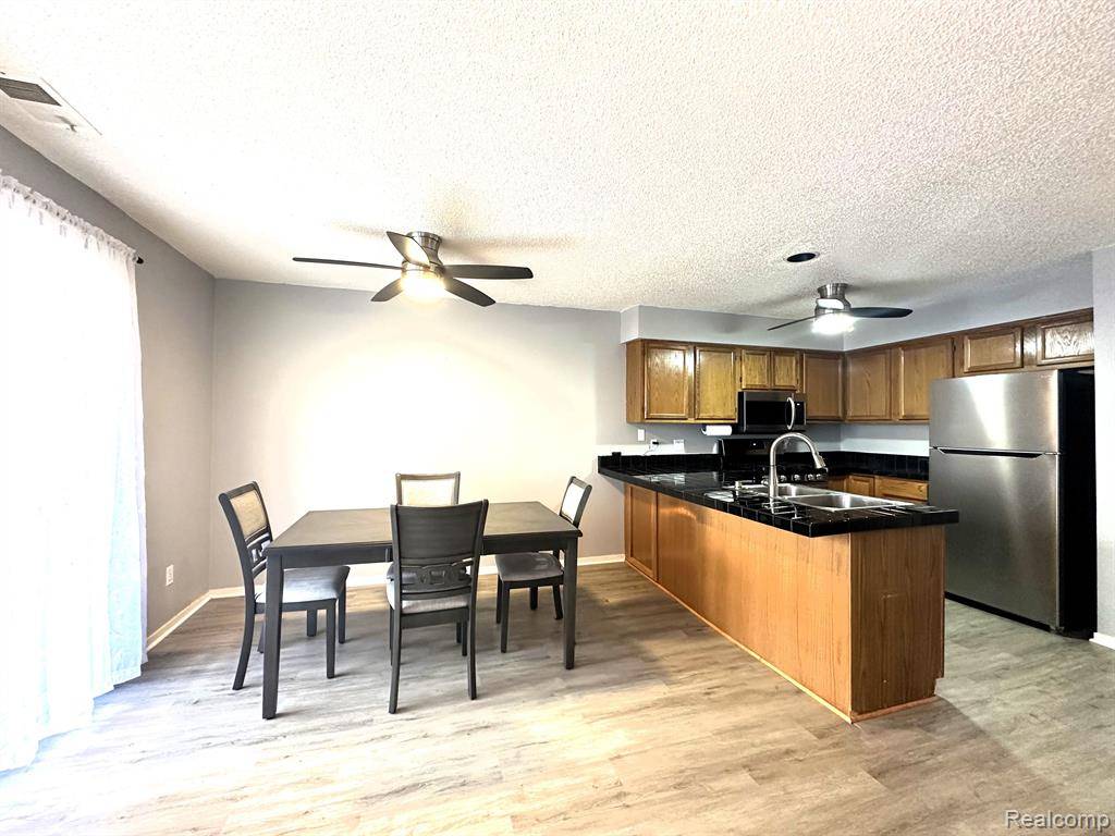 Waterford Twp, MI 48329,5086 HARBOR OAK Drive 38