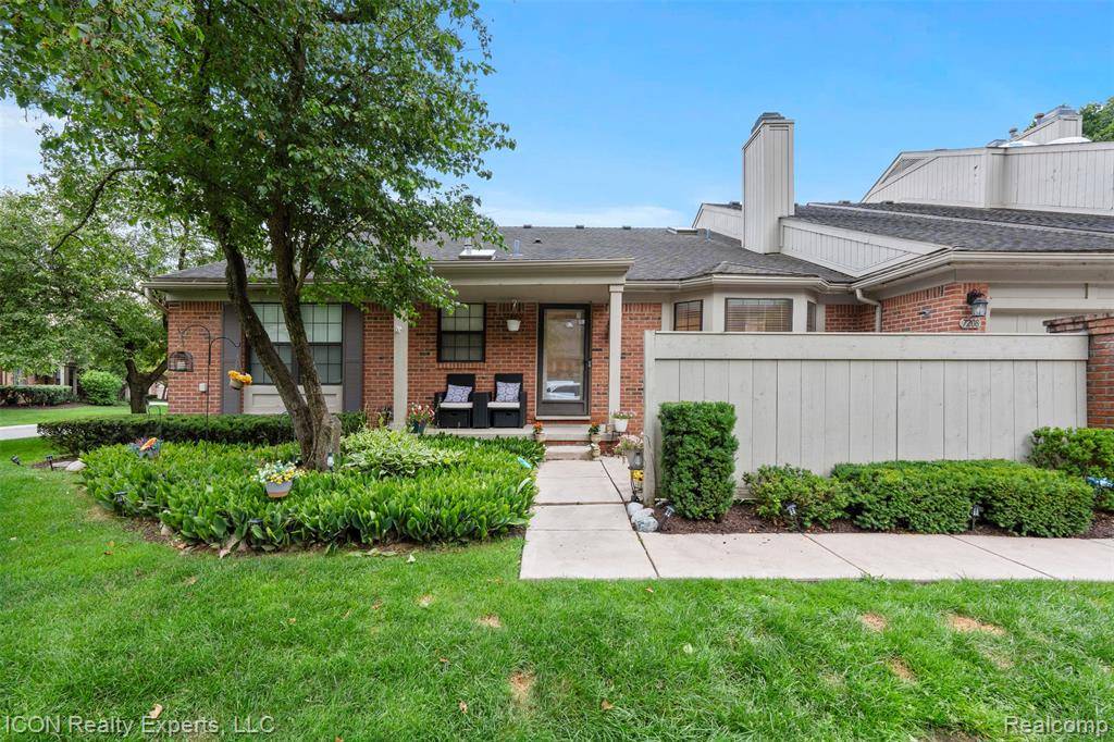 West Bloomfield Twp, MI 48322,7208 Green Farm Road 154