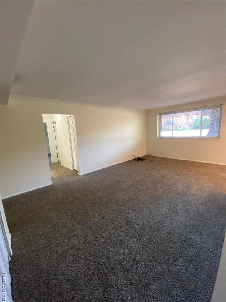 St. Clair Shores, MI 48080,325 Riviera Drive