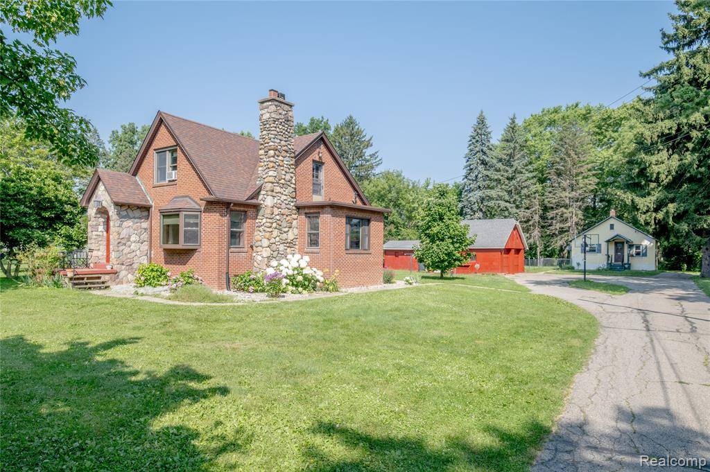 Grand Blanc, MI 48439,5384 Silverton Drive