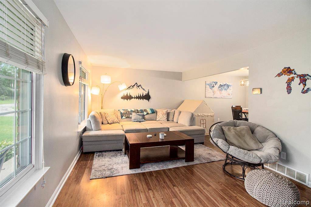Grand Blanc, MI 48439,1379 Norfolk Avenue