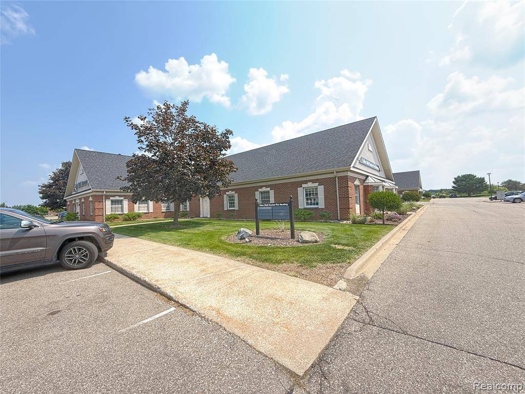 Flint, MI 48532,1289 S Linden Road S D