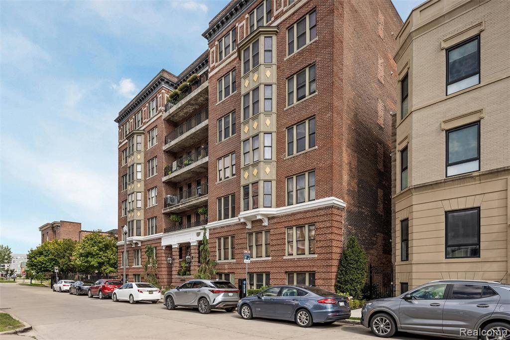 Detroit, MI 48201,78 Watson Street 16
