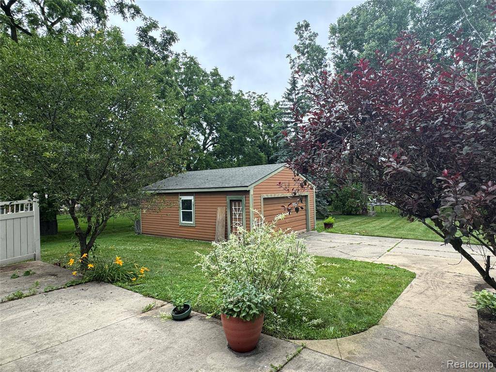 South Lyon, MI 48178,24499 Martindale Road