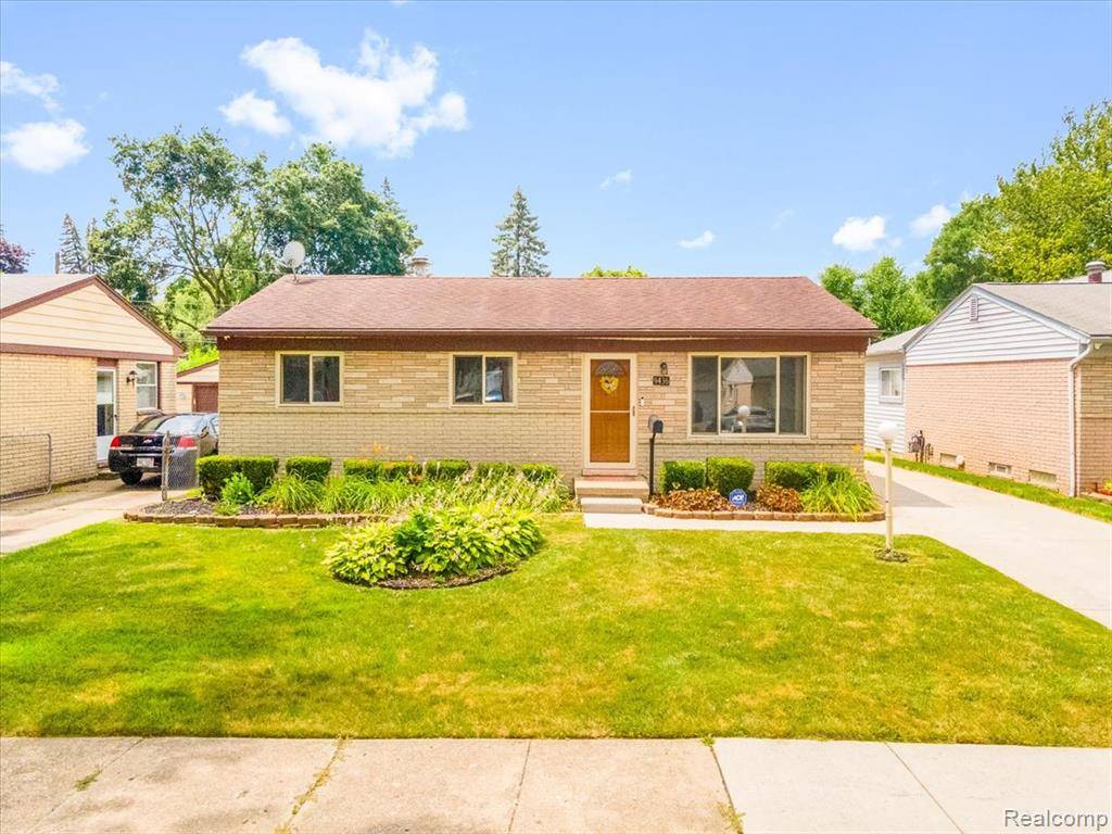 Romulus, MI 48174,9436 Essex Street