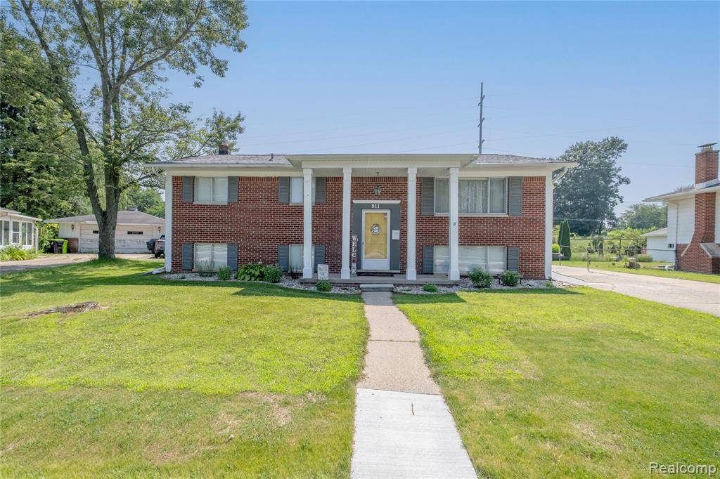 Fenton, MI 48430,911 Worchester Drive