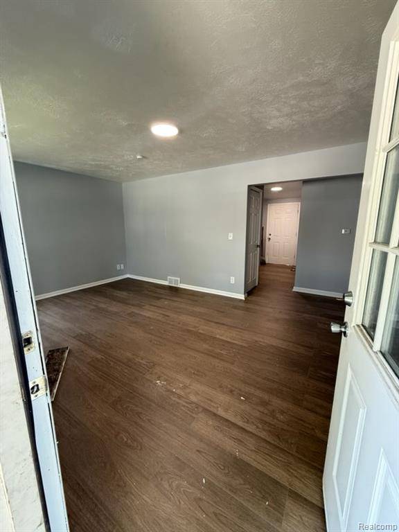 Lansing, MI 48910,1540 Lyons Avenue
