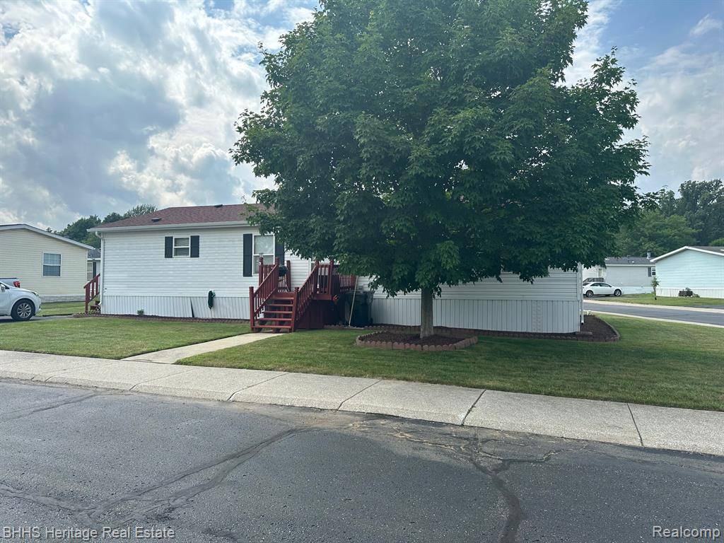 Fenton, MI 48430,189 Chinkapin Rill