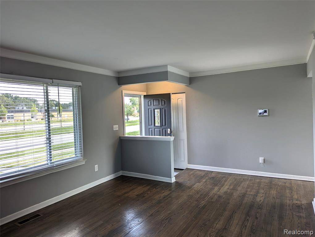Westland, MI 48185,30625 Louise Street