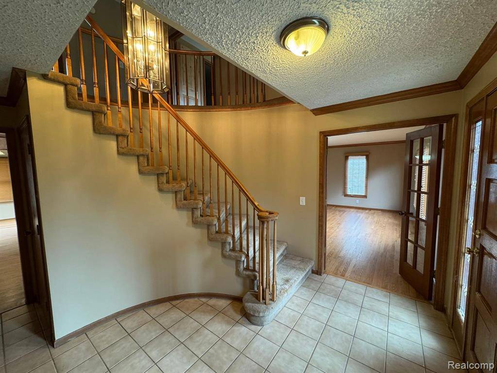Farmington Hills, MI 48331,37486 Emerald Forest Drive