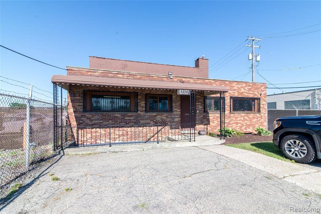 Oak Park, MI 48237,21171 Meyers Road