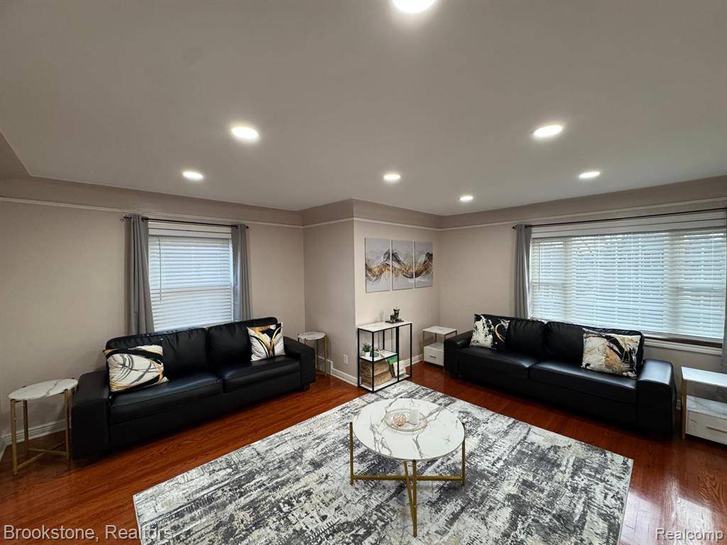 Dearborn, MI 48126,7261 Reuter Street