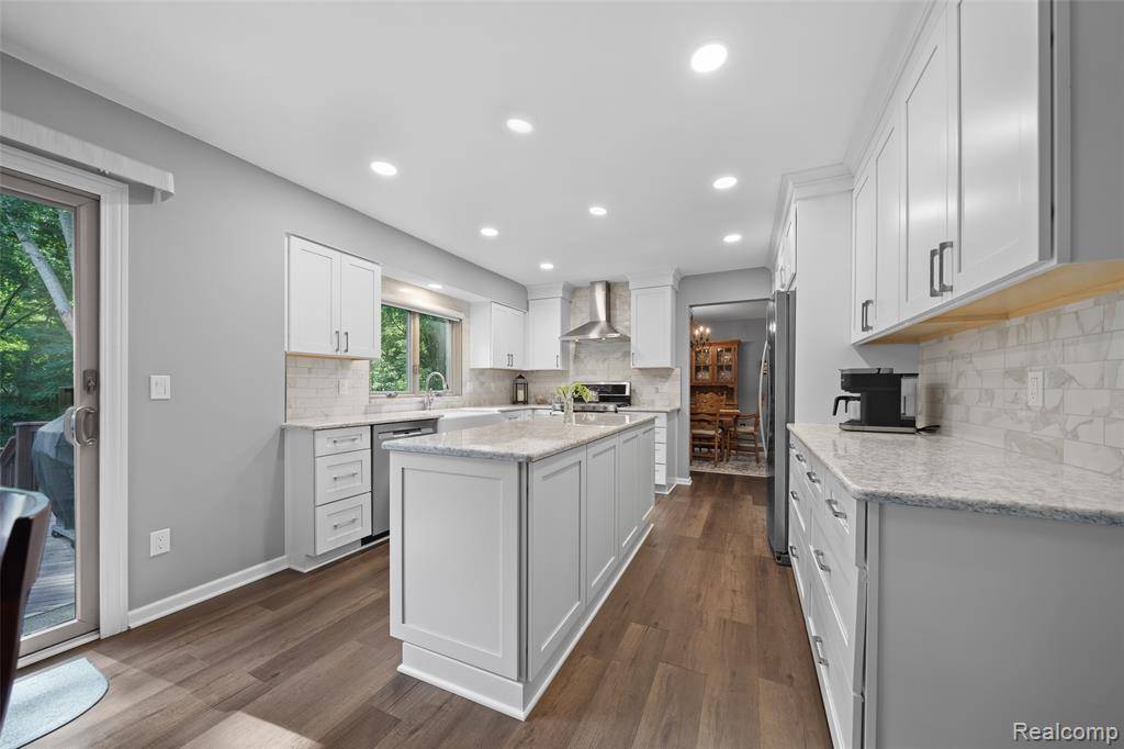 Lake Orion Vlg, MI 48360,2097 Huntington Drive