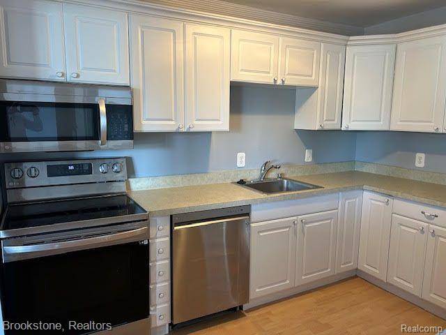 Farmington Hills, MI 48334,32005 W 12 MILE Road B 301