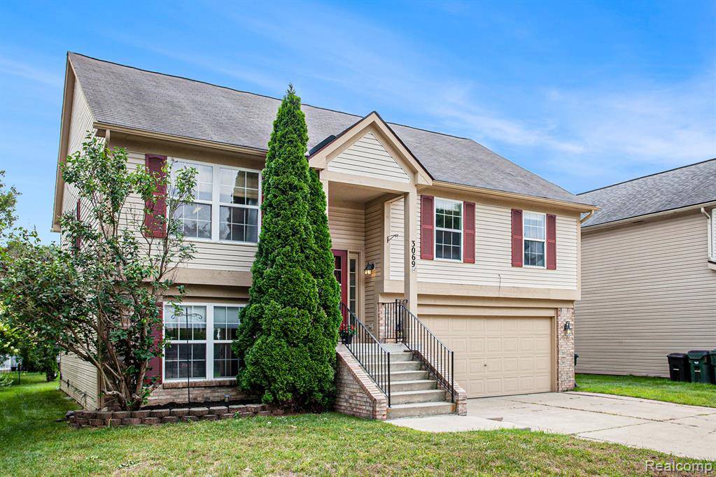 Orion Twp, MI 48360,3069 Talon Circle