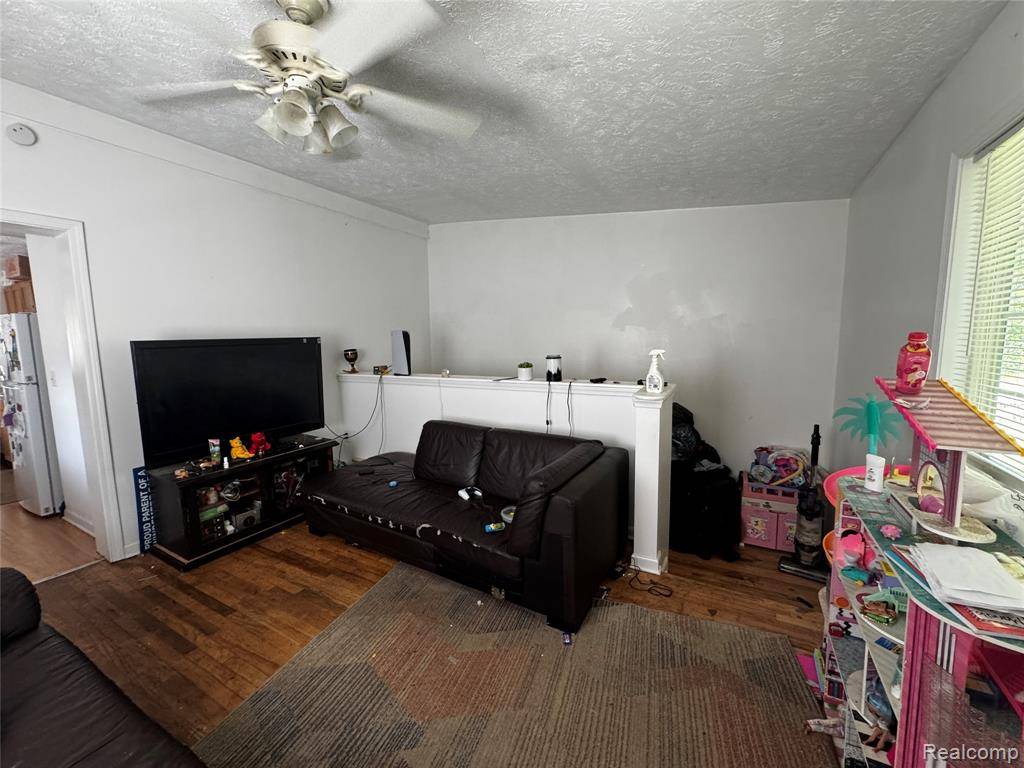 Lansing, MI 48912,1119 Leslie Street