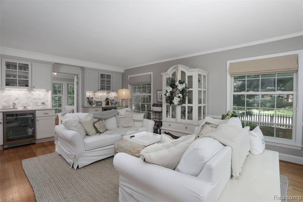 Bloomfield Hills, MI 48301,4200 Surrey Cross