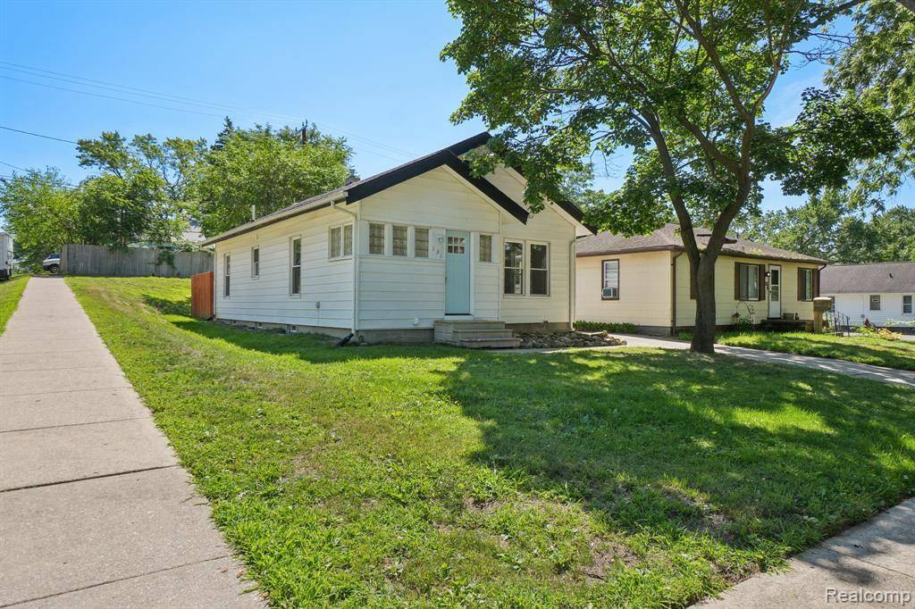 Waterford Twp, MI 48328,131 S Tilden Avenue