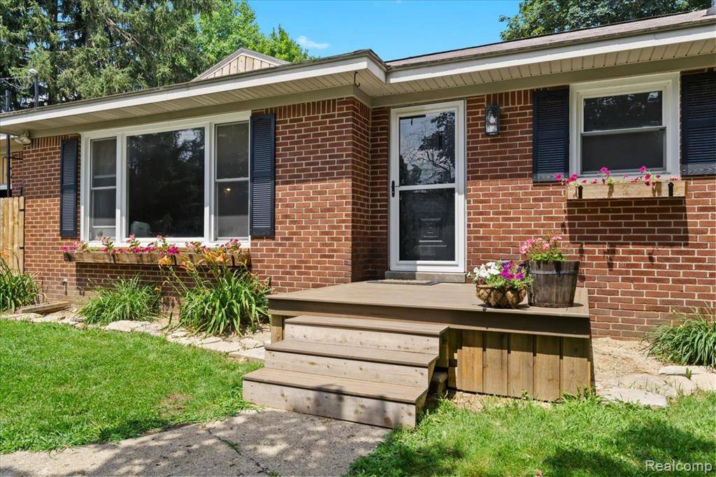 Lyon Twp, MI 48165,57934 Travis Road
