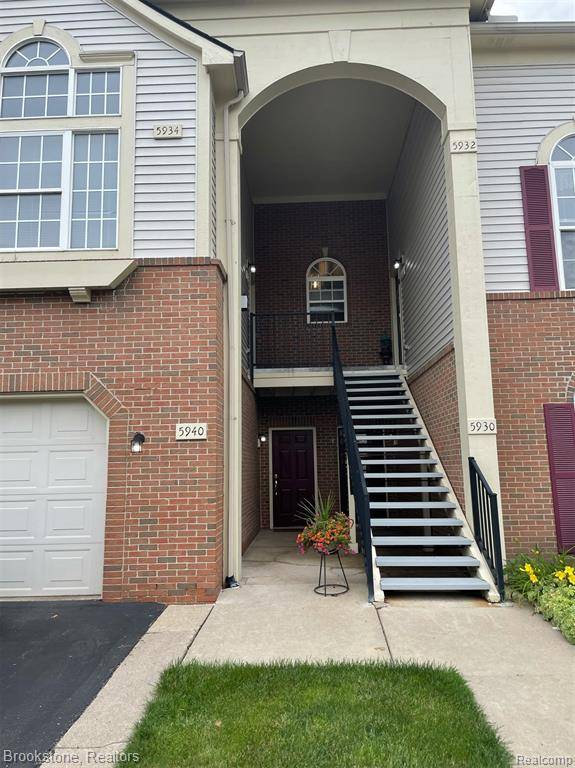 Ypsilanti, MI 48197,5934 E Island Drive 3 32