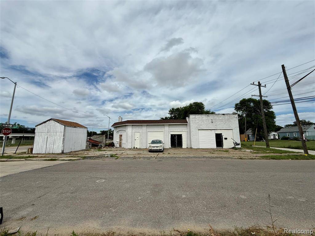 Hamtramck, MI 48212,3100 E Davison Street