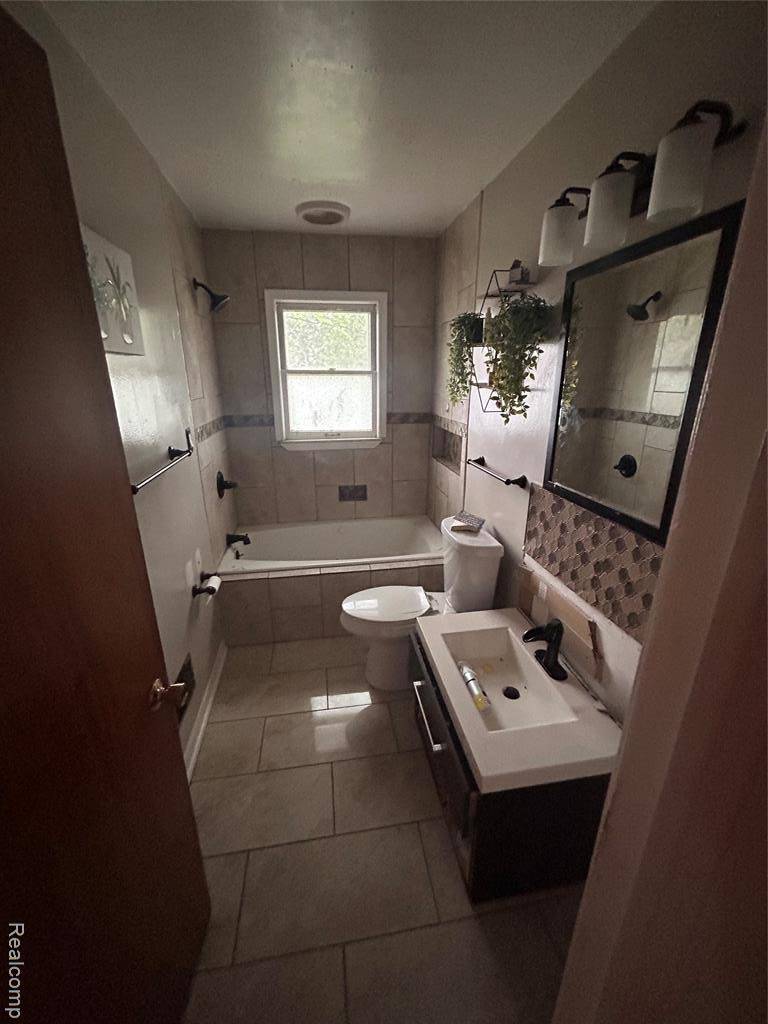 Eastpointe, MI 48021,17225 Bell Avenue