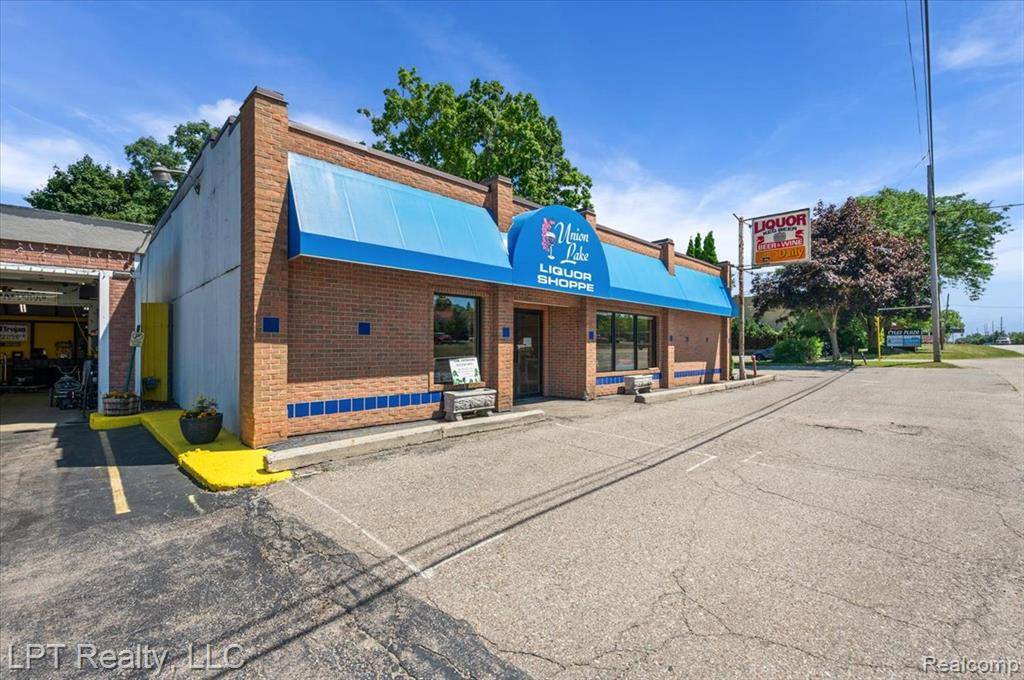 Commerce Twp, MI 48382,2515 Union Lake Road