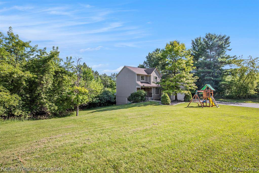 Oxford Twp, MI 48371,285 Indian Lake Road