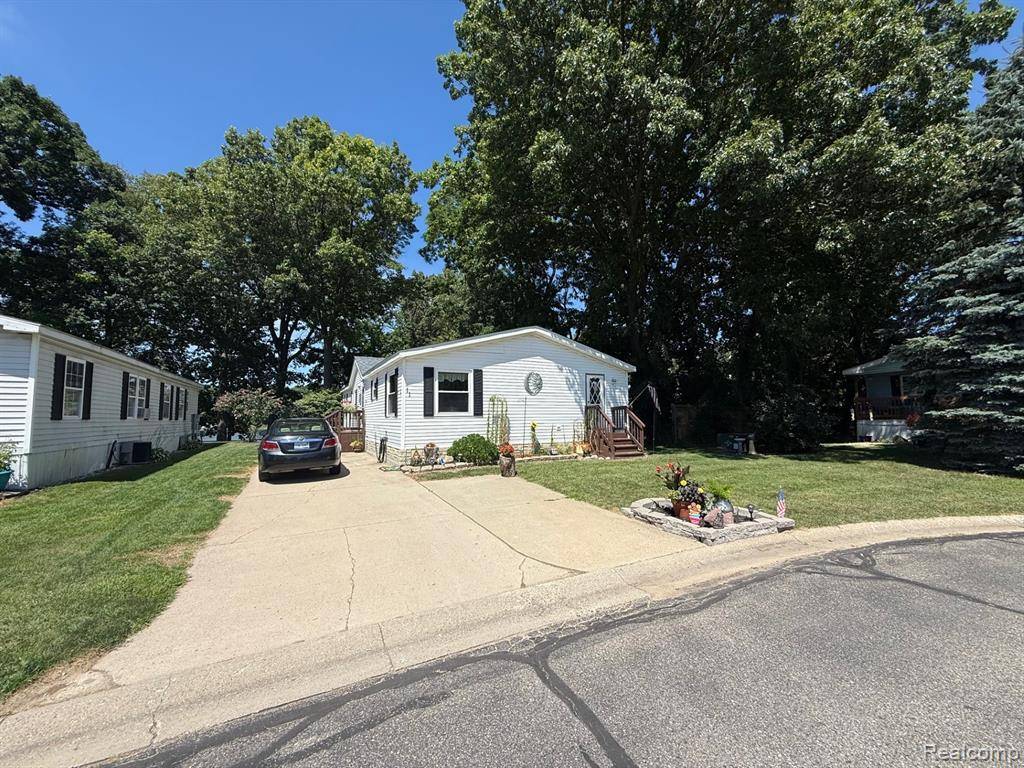 Fenton Twp, MI 48451,11 Crane Lake Drive