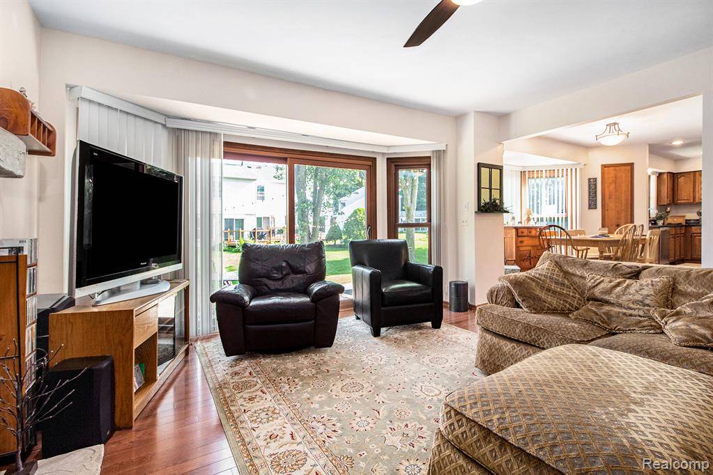 Novi, MI 48375,24604 Jamestowne Road