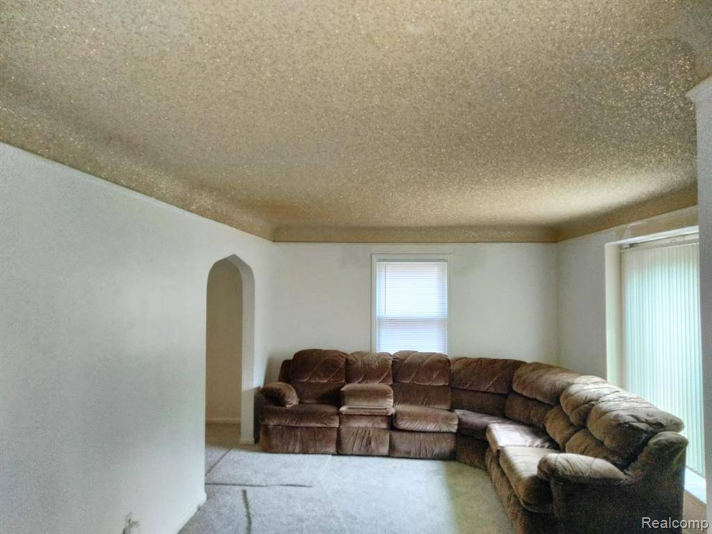 Detroit, MI 48228,9236 PENROD Street