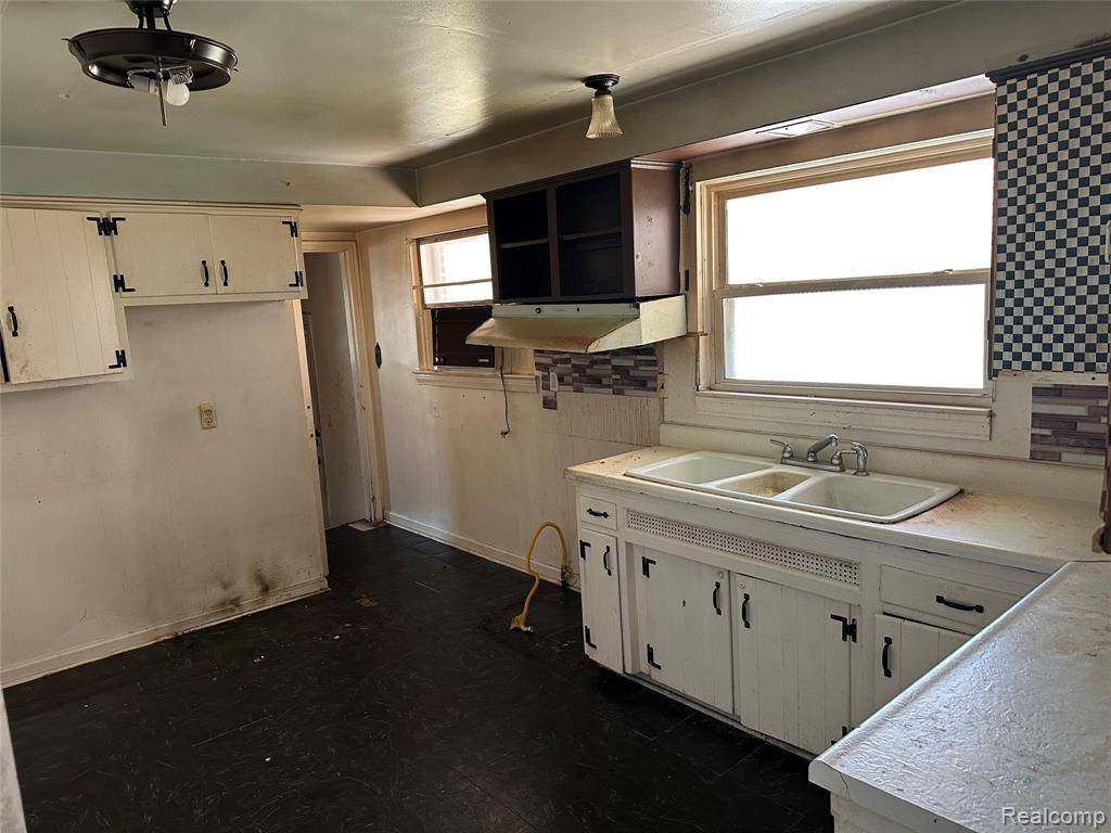 Ecorse, MI 48229,4345 10th Street