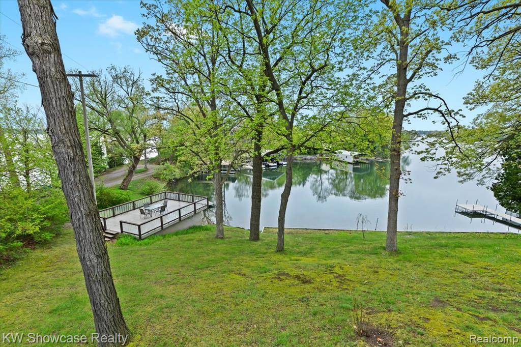 White Lake Twp, MI 48383,3155 RIDGE Road