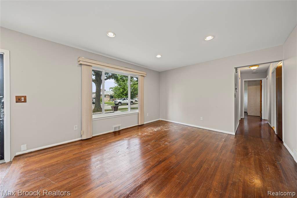 Troy, MI 48083,2932 Northampton Drive