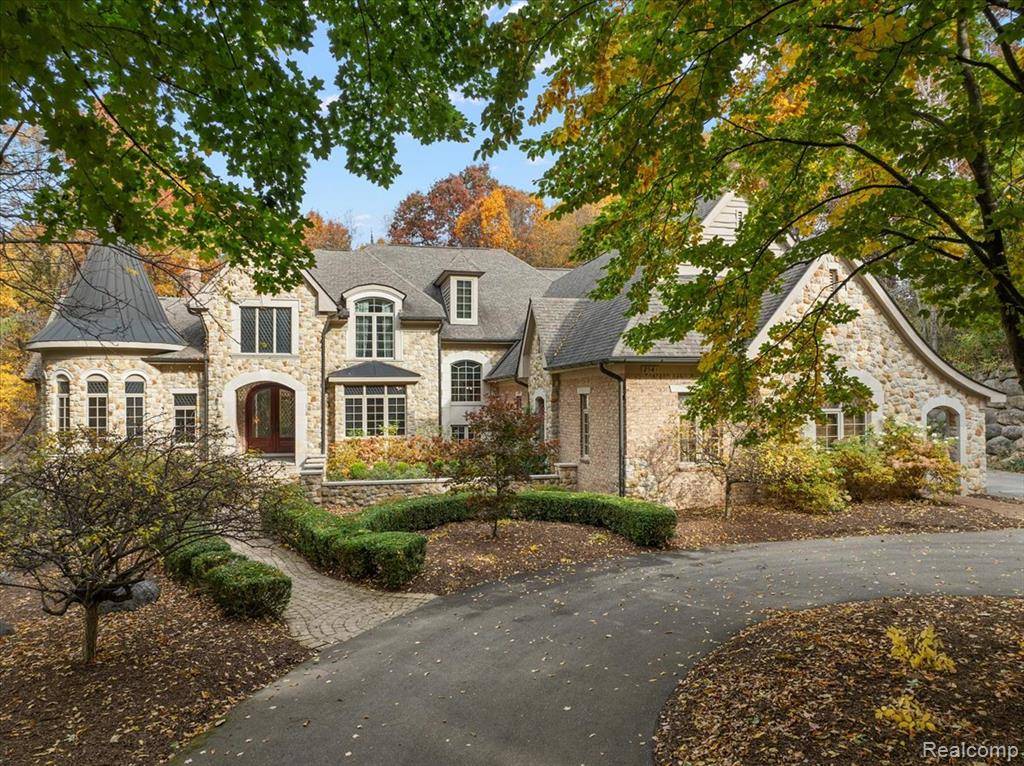 Oakland Twp, MI 48363,2541 Plum Creek Court