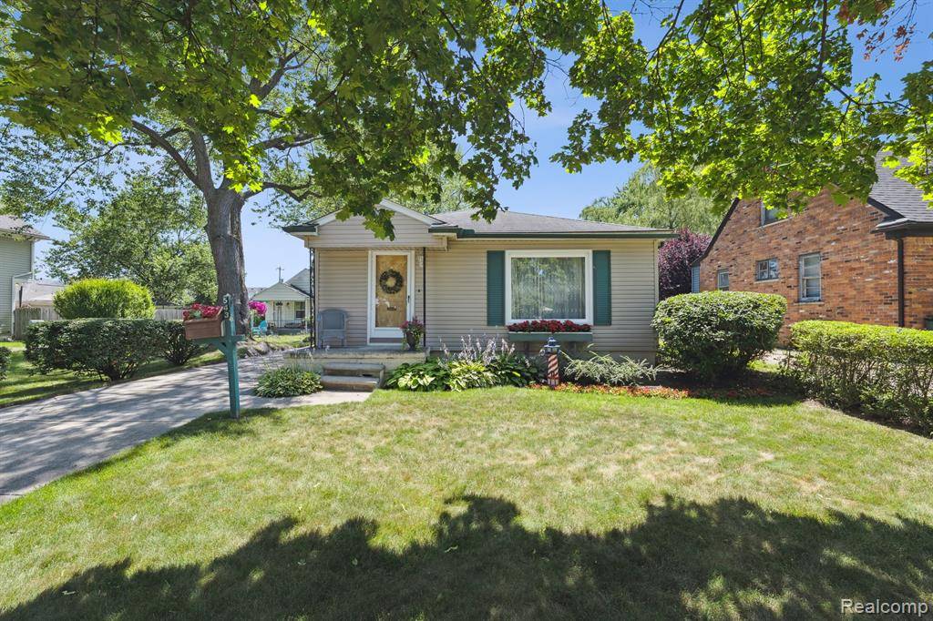 Clawson, MI 48017,543 Broadacre Avenue