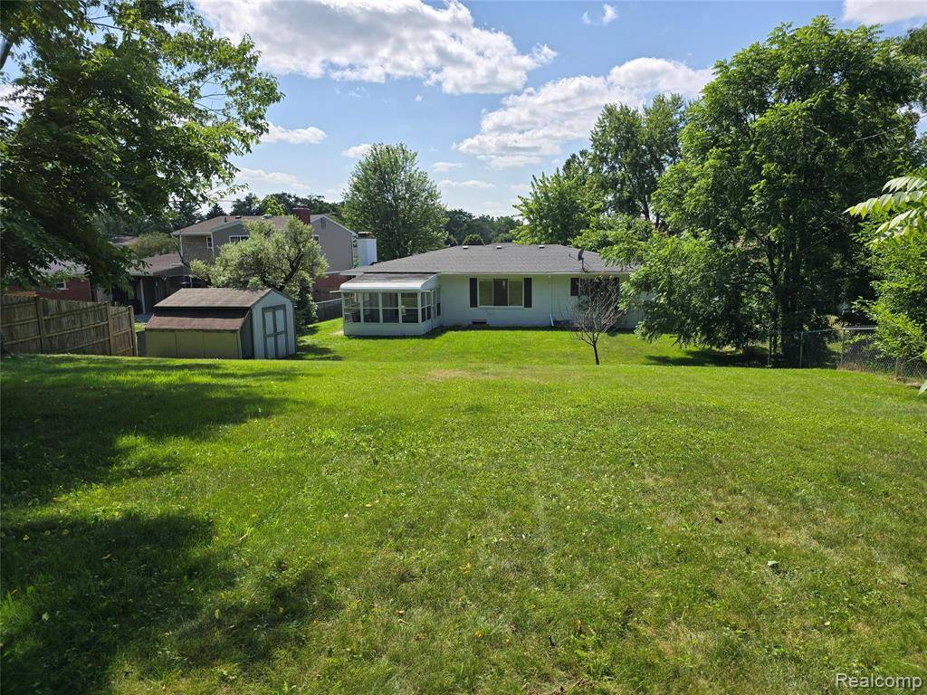 Grand Blanc Twp, MI 48439,5333 FERN Avenue