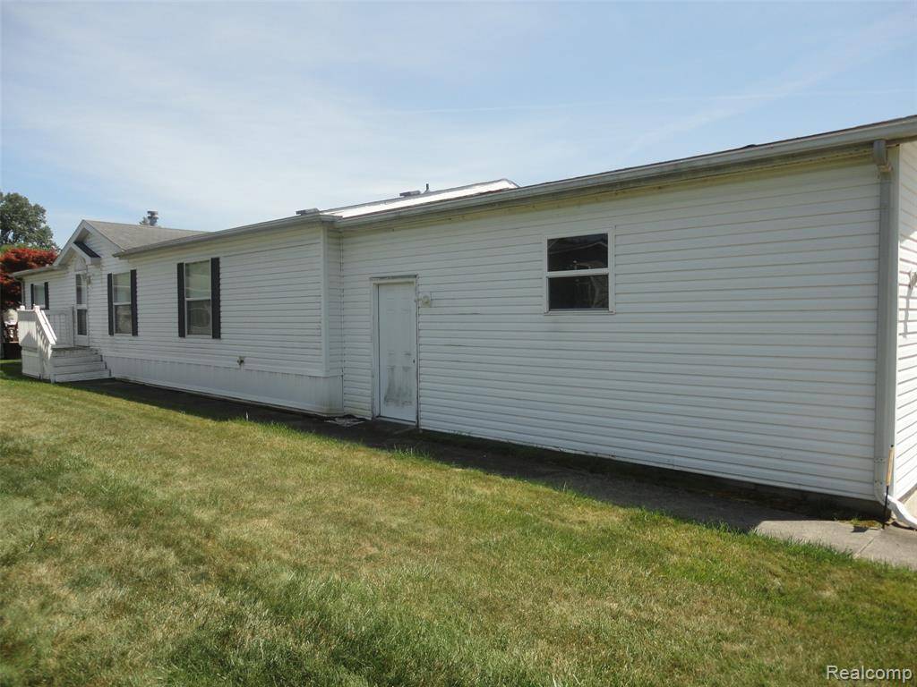 Bedford Twp, MI 48182,484 Lochgair Street