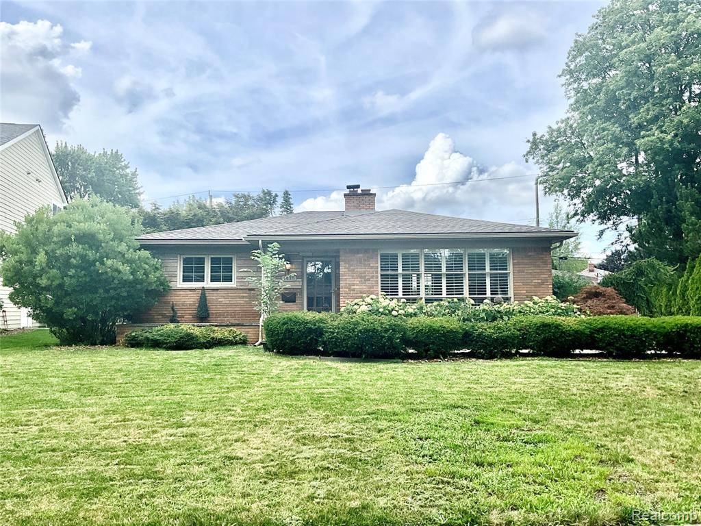 Birmingham, MI 48009,1435 Hazel Street