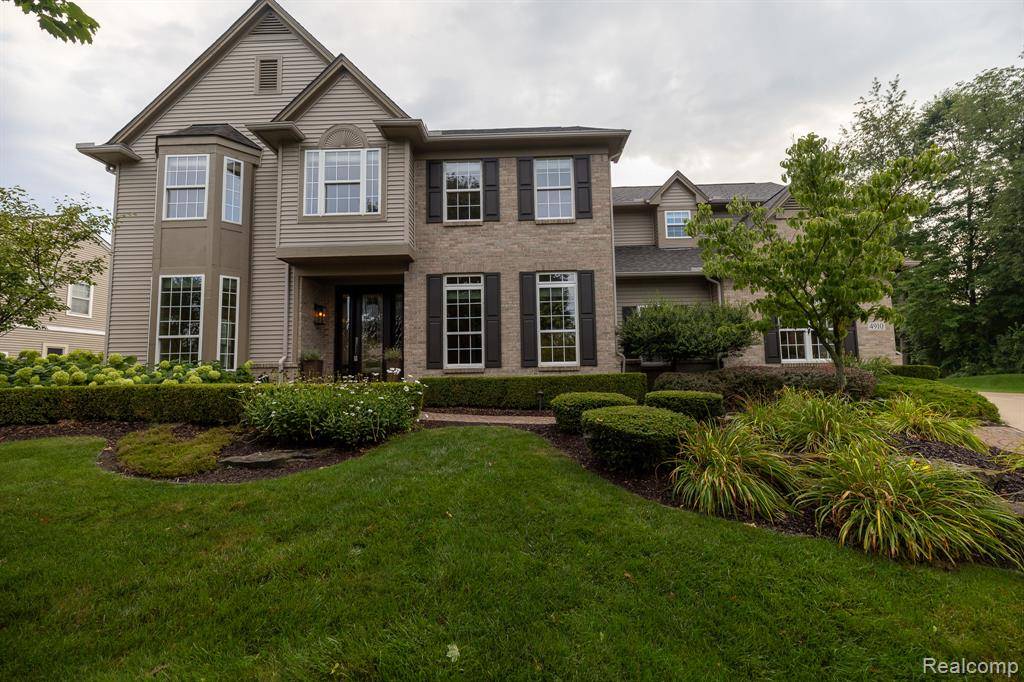 Commerce Twp, MI 48382,4910 Knollcrest Court
