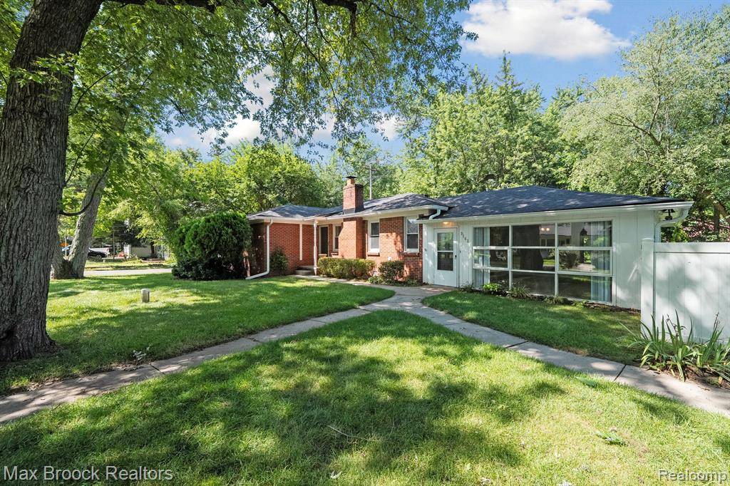 Commerce Twp, MI 48382,3142 MAPLEDALE Street