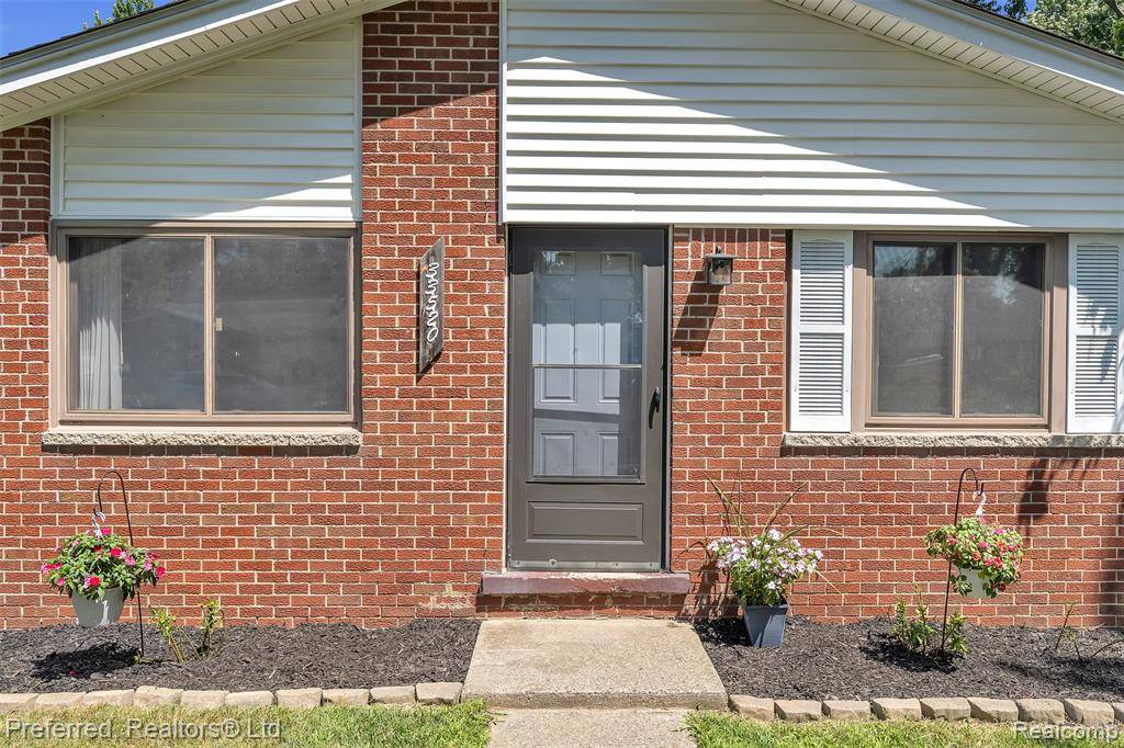 Westland, MI 48186,33520 Hiveley Street