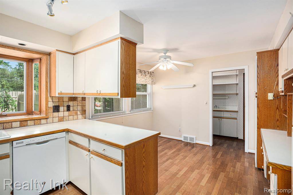 Rochester Hills, MI 48309,458 Shagbark Drive