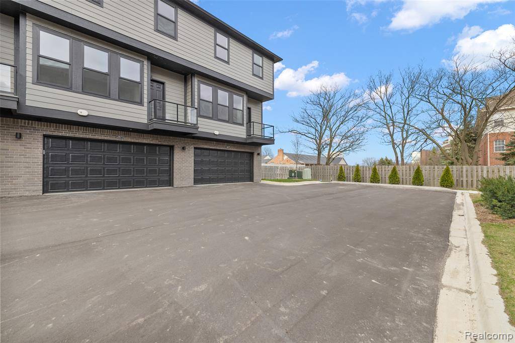Troy, MI 48084,2841 Summers Place