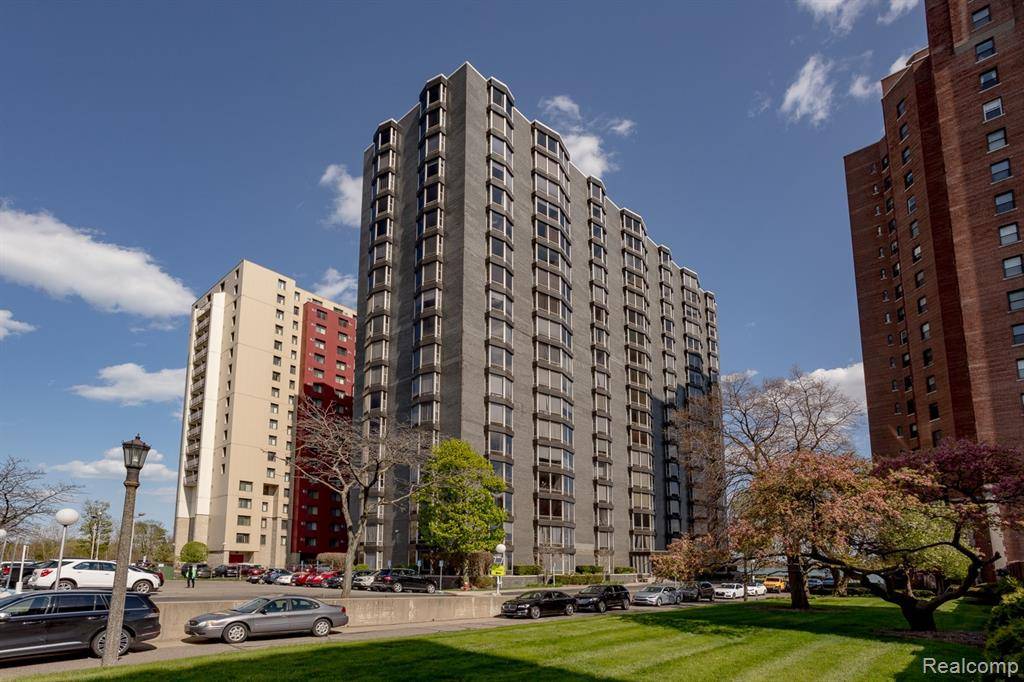 Detroit, MI 48214,8200 E Jefferson Avenue 1605