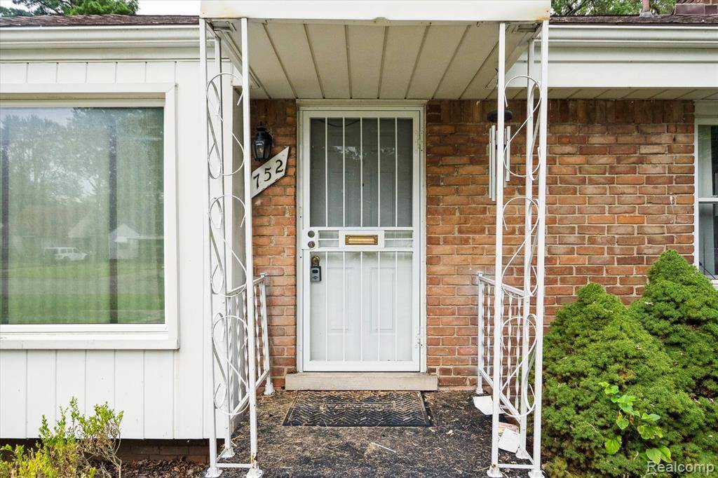 Inkster, MI 48141,752 John Daly Street
