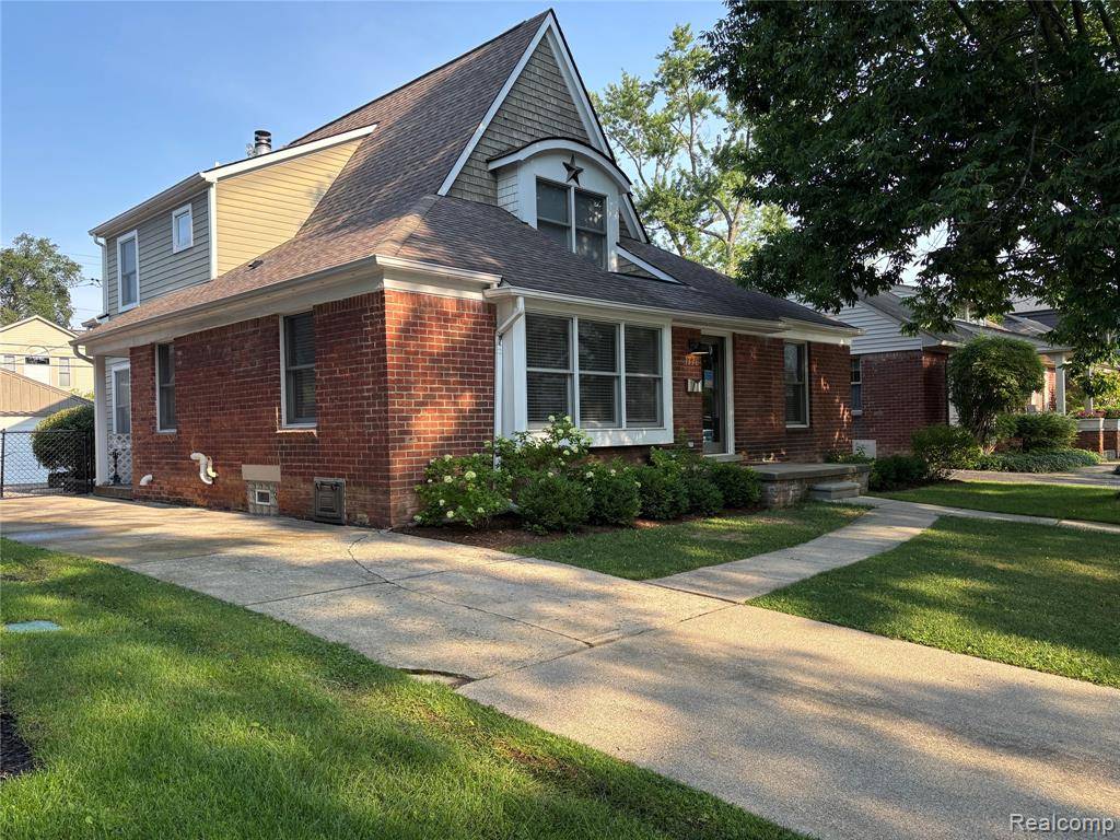Birmingham, MI 48009,1776 Henrietta Street