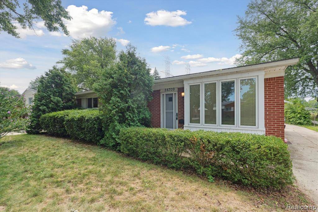 Warren, MI 48088,28709 Newport Drive
