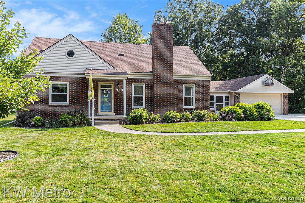 Waterford Twp, MI 48328,449 Shoreview Drive