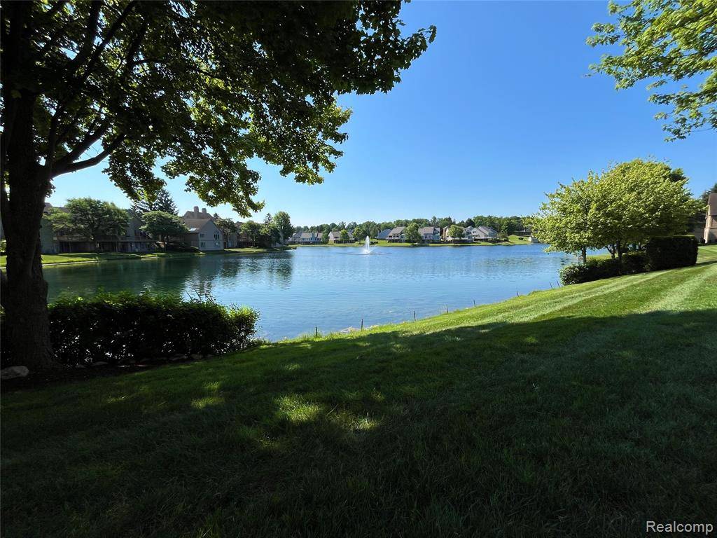 Bloomfield Twp, MI 48304,536 CAMBRIDGE Way